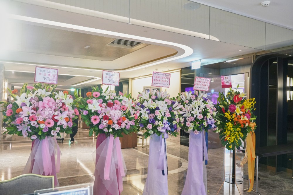 Congratulatory Floral Arrangements Sent by Well-Wishers