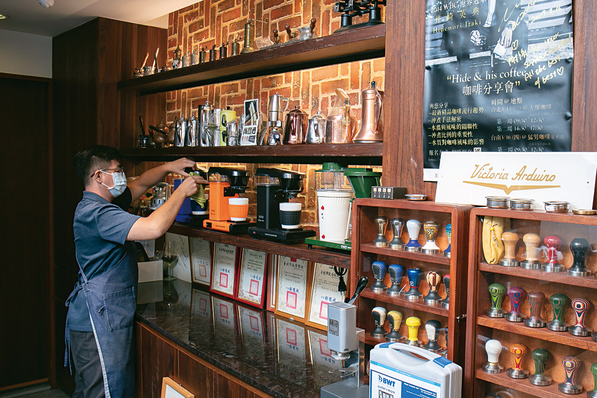 shutterstock_653878420 1