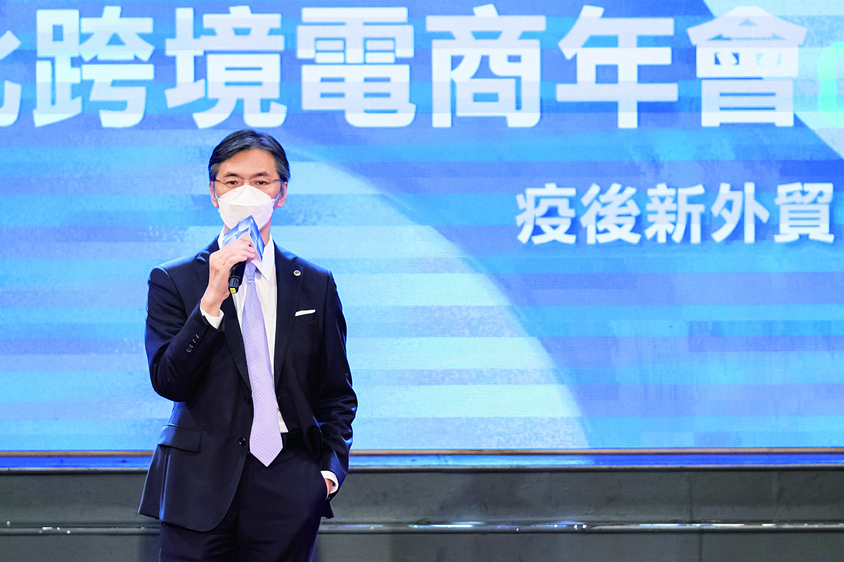 台北市進出口商業同業公會理事長黃教漳致詞