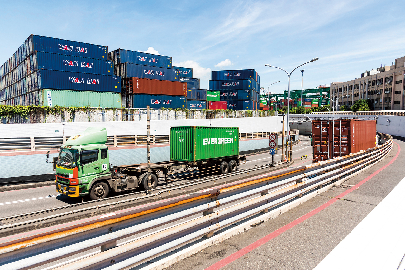 shutterstock_2041072592